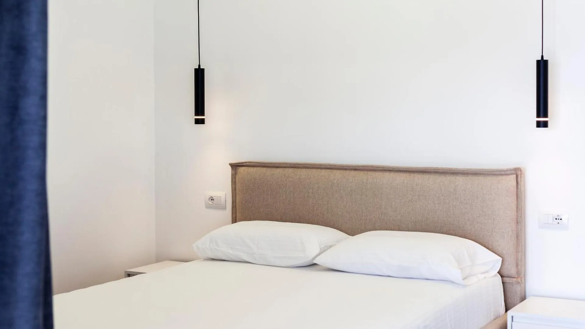 Ionio Rooms Himare Hotel